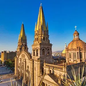 https://guadalajara-centro-historico-con-alberca-y-gym-acogedor.guadalajarahotels.info